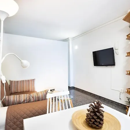 Dialez Holidays - Pris Paradise Appartement *