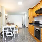 Апартаменты Dialez Holidays - Pris Paradise